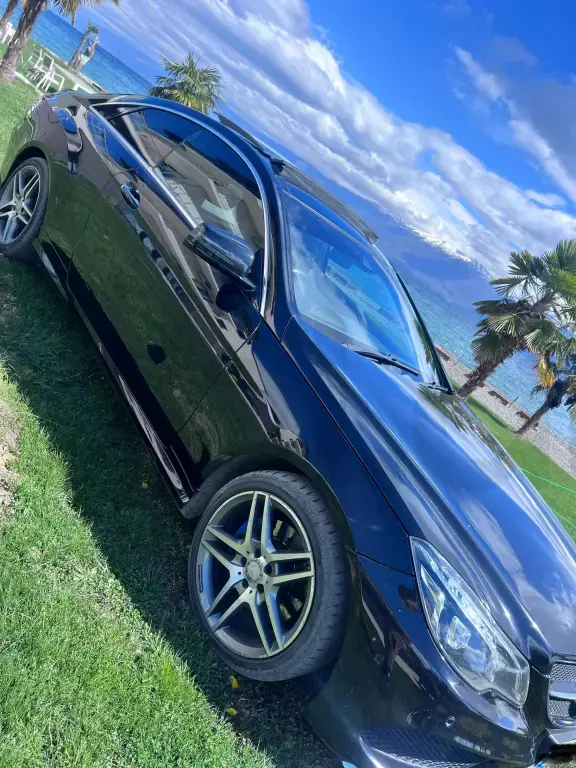 Mercedes-Benz E-Class W213  2016, 124 785km
